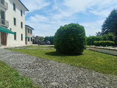 Foto Villa unifamiliare a Possagno Centro di 800 m² con 20 locali