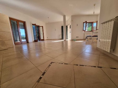 Foto Villa unifamiliare a Pignataro Interamna di 200 m² con 7 locali