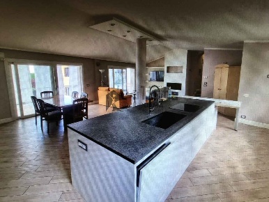 Foto Appartamento a Paitone Centro di 280 m² con 4 locali in vendita