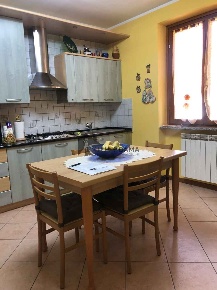 Foto Appartamento a Caino di 130 m² con 4 locali in vendita