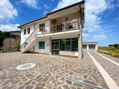 Foto Appartamento a Jolanda di Savoia in vendita