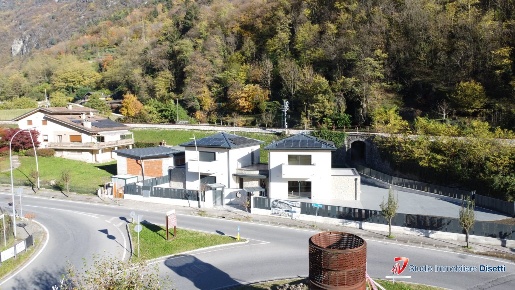 Foto Villa unifamiliare in Via Nazionale, Capo di Ponte di 185 m²