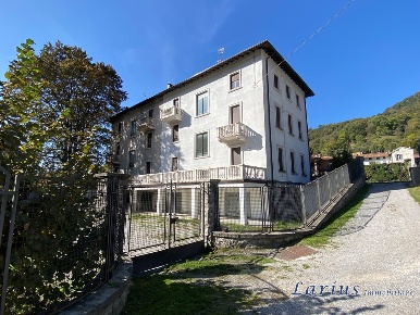 Foto Appartamento in via Roma, Valbrona Visino di 75 m² con 3 locali
