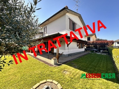 Foto Villa unifamiliare in Via A. De Curtis, Arzago d'Adda di 130 m²