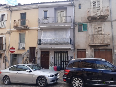 Foto Villa unifamiliare a Tocco da Casauria Centro di 158 m² con 4 locali