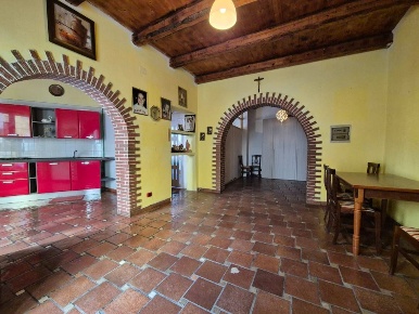 Foto Appartamento a Bussi sul Tirino Centro di 124 m² con 6 locali