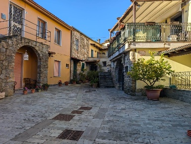 Foto Appartamento a Beverino di 66 m² con 4 locali in vendita