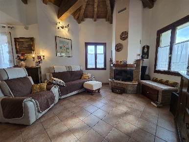 Foto Villa unifamiliare a Sestola di 181 m² con 9 locali in vendita