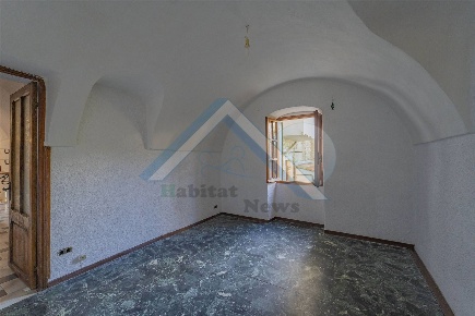 Foto Appartamento a Dolceacqua di 100 m² con 4 locali in vendita