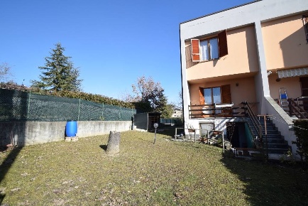 Foto Villa a schiera a Gropparello Centro di 130 m² con 4 locali in vendita