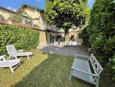 Foto Appartamento in Via Giuseppe Ferrari  14, Lesa Centro di 155 m²