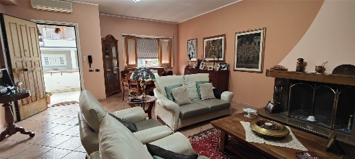 Foto Appartamento in via San Lorenzo, Cerisano di 130 m² con 4 locali