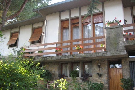 Foto Villa unifamiliare a Castellina in Chianti Centro di 300 m² in vendita