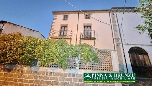 Foto Villa a schiera in Via Angioi 45, Santu Lussurgiu Centro di 357 m²