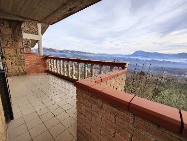 Foto Villa unifamiliare in vicolauro  20, Capriglia Irpina di 440 m²