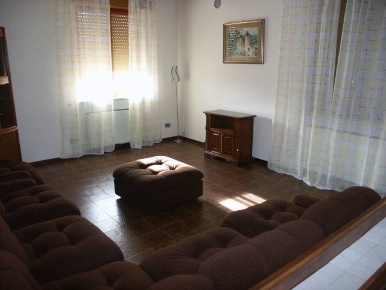 Foto Villa unifamiliare a Ziano Piacentino di 190 m² con 5 locali