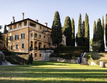 Foto Appartamento a Polpenazze del Garda Centro di 130 m² con 3 locali