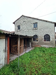 Foto Villa unifamiliare a Motteggiana Centro di 250 m² con 8 locali