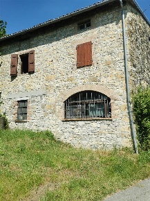 Foto Appartamento a Vernasca di 330 m² con 8 locali in vendita