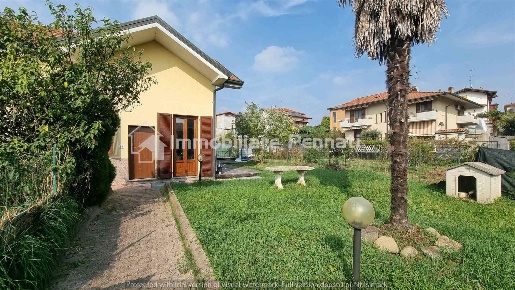 Foto Villa a schiera a Medolago in vendita
