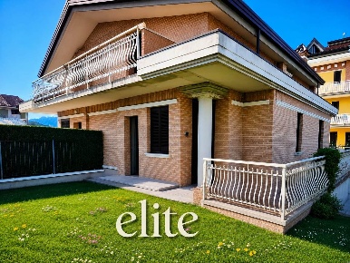 Foto Villa unifamiliare in via provinciale turci, Cesinali di 210 m²