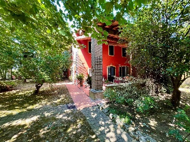 Foto Villa unifamiliare a San Gervasio Bresciano di 226 m² con 5 locali