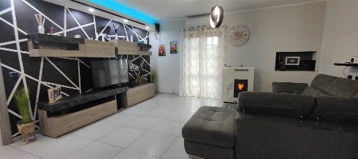 Foto Appartamento in via  Parulli, Castiglione Cosentino di 172 m²
