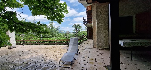 Foto Villa unifamiliare a Fanano di 332 m² con 10 locali in vendita