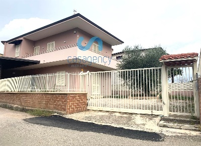 Foto Villa bifamiliare in VIA SORBO, Valle di Maddaloni di 180 m²