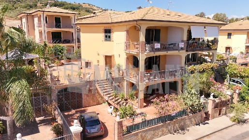 Foto Villa bifamiliare in VIA EMILIO PARROTTA 20, Mandatoriccio di 260 m²