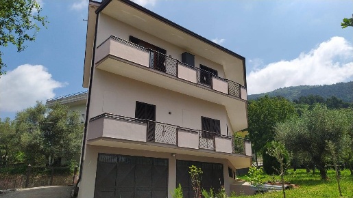 Foto Villa unifamiliare in VIA PETRETTA, Santo Stefano del Sole di 210 m²