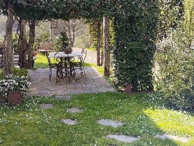 Foto Villa unifamiliare a Beverino di 206 m² con 6 locali in vendita