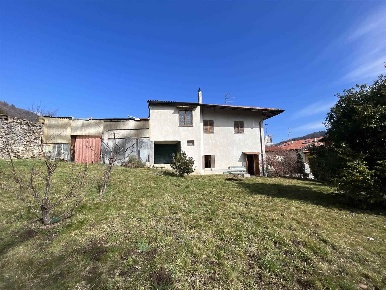 Foto Appartamento a Pollone di 299 m² con 4 locali in vendita
