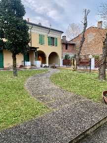 Foto Villa a schiera a Gazzuolo Pomara di 160 m² con 8 locali in vendita