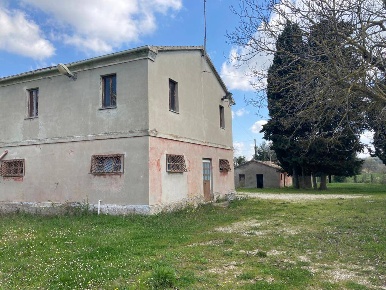 Foto Appartamento a Staffolo di 190 m² con 6 locali in vendita