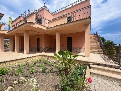 Foto Appartamento in viale Delle Madonie 32, Pollina Finale di 83 m²