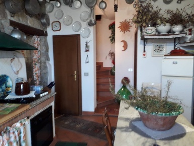 Foto Appartamento a Santa Fiora Centro di 80 m² con 4 locali in vendita