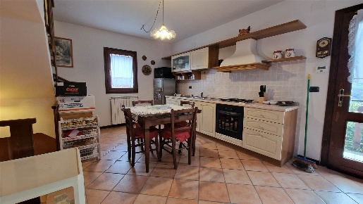 Foto Villa a schiera a Pievepelago di 110 m² con 6 locali in vendita