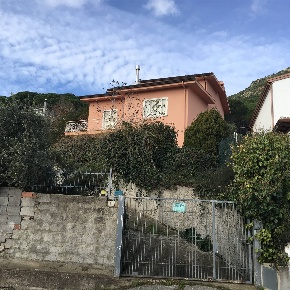 Foto Appartamento a Arzana di 170 m² con 5 locali in vendita