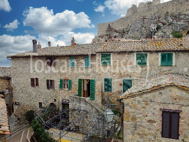 Foto Appartamento a Castiglione d'Orcia Centro di 120 m² con 5 locali