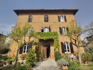 Foto Villa unifamiliare a Pienza di 505 m² con 13 locali in vendita