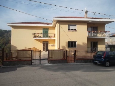 Foto Appartamento a Gissi Centro di 115 m² con 4 locali in vendita