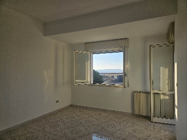 Foto Appartamento in VIA NERVA 41, Varapodio di 3 m² con 4 locali