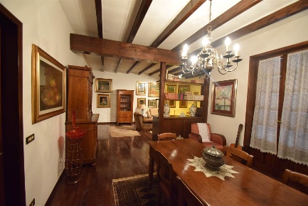 Foto Villa unifamiliare a Calendasco di 344 m² con 8 locali in vendita
