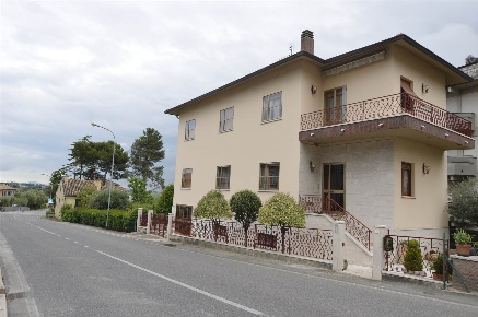 Foto Appartamento in VIA MERCATALE 14, Belvedere Ostrense Centro di 220 m²