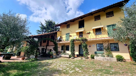 Foto Villa bifamiliare in Regione Frere 26, Cerrione Centro di 450 m²