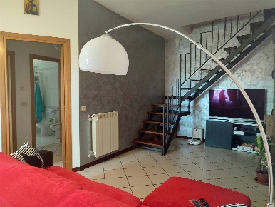 Foto Appartamento a San Quirico d'Orcia Centro di 100 m² con 5 locali