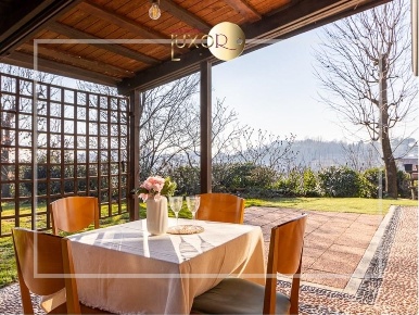 Foto Villa unifamiliare in via Garibaldi, Sirtori Centro di 355 m²