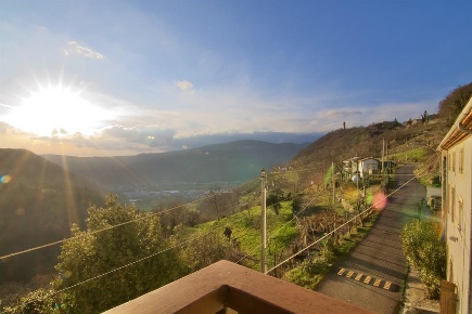 Foto Appartamento a Badia Calavena di 130 m² con 4 locali in vendita