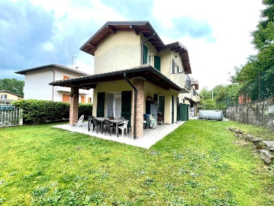 Foto Villa unifamiliare a Casale Litta di 120 m² con 4 locali in affitto